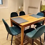 Suedeifel 公寓